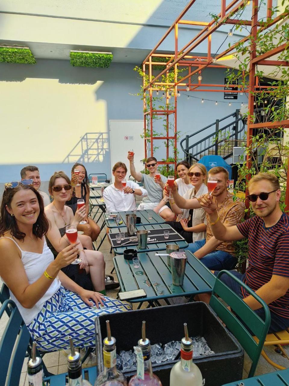 Yellowsquare Hostel *