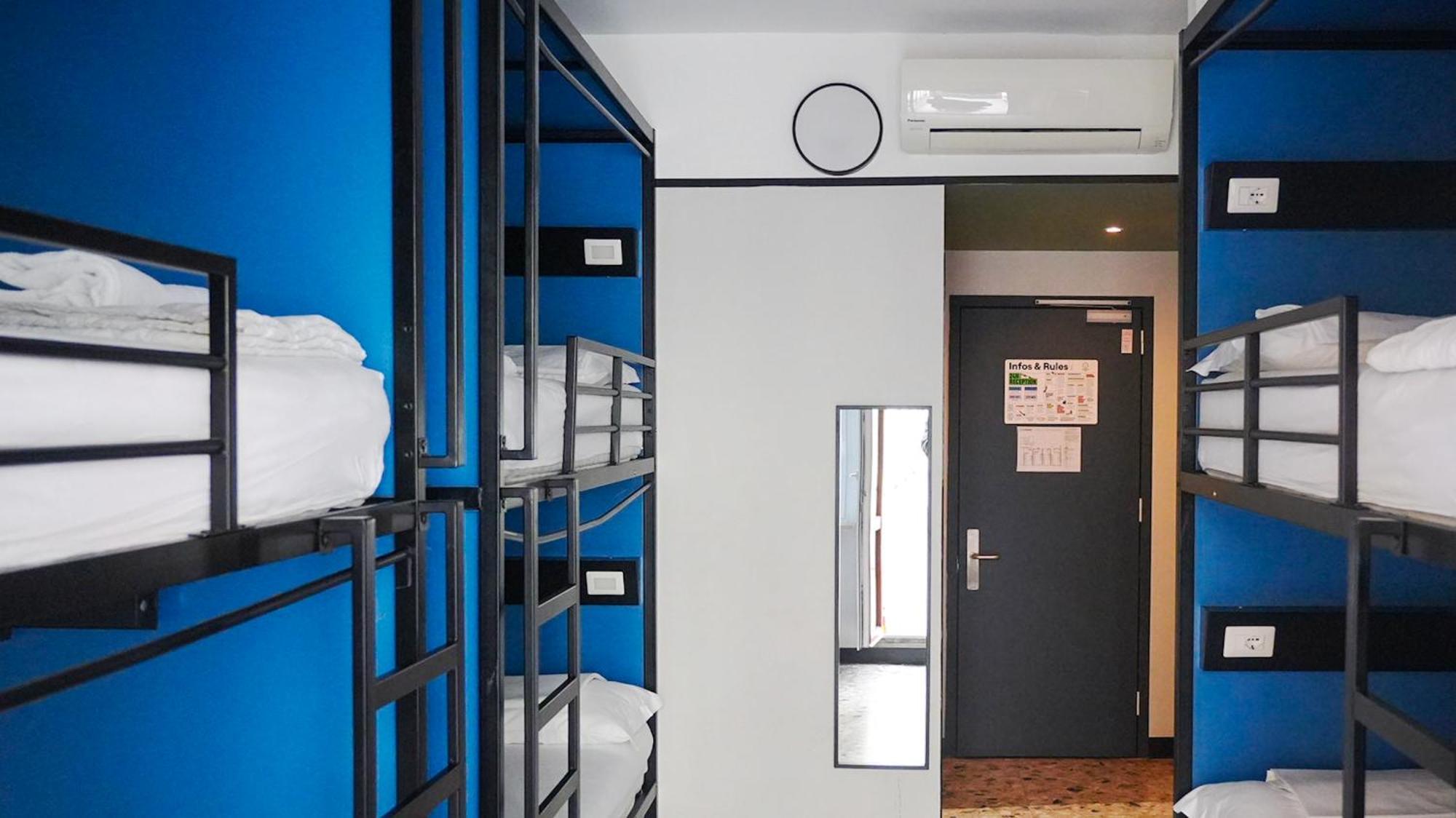 Hostel Yellowsquare *